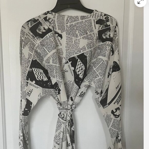Diane von Furstenberg newspaper class print dress size SMALL EUC like new - Picture 3 of 3